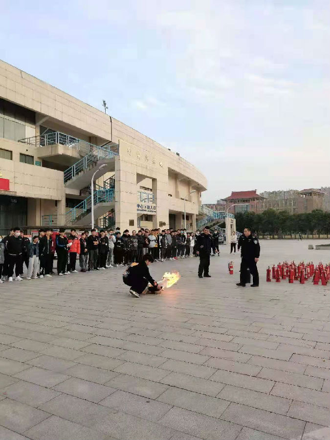 2020.11.18 mk体育开展消防安全灭火演习2.jpg